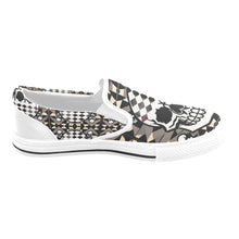 Load image into Gallery viewer, Men&#39;s Slip-on Canvas Shoes (Model 019) jaxs14 skull print
